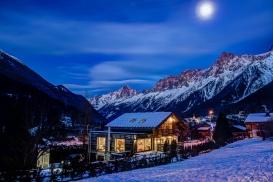 _AJP1889And8more2019-12-outdoor-chalet-sun.jpg