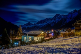 _AJP2042And8more2019-12-outdoor-chalet-sun.jpg