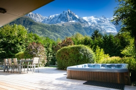 Jacuzzi with Mt Blanc views